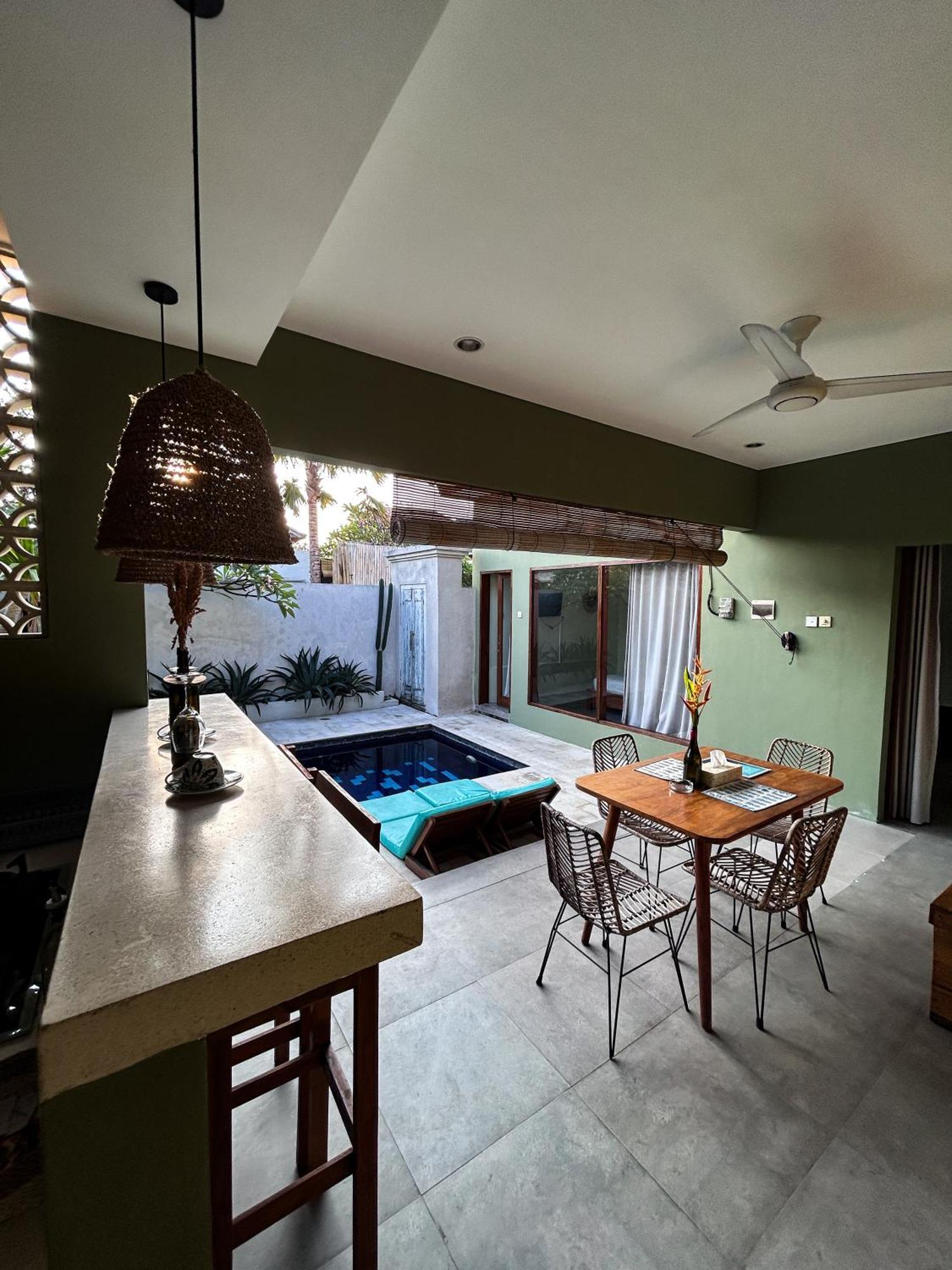 Kiki Village Bathtub And Living Room Canggu Exterior foto